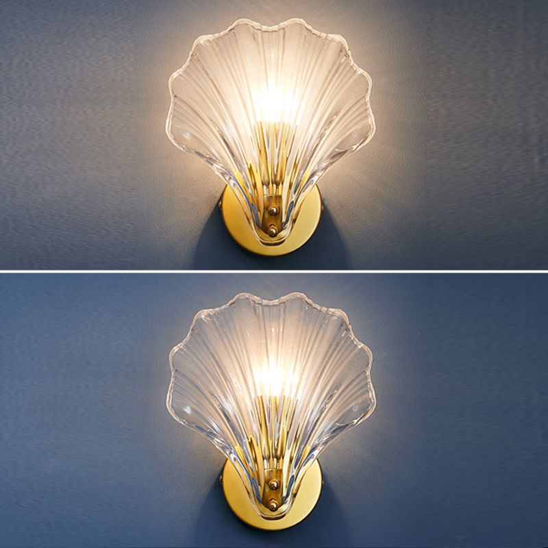 Luz de pared de vidrio de forma única estilo moderno de 1 luces de montaje de pared de luz en latón