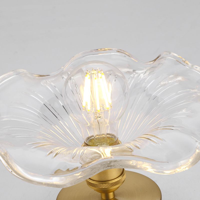 Minimalistische halbbündige Deckenleuchte mit goldenem Blumenmuster und Glasschirm