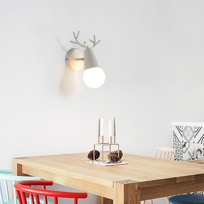 Wall Sconce Lighting Modern Style Metal Wall Mounted Light for Bedroom