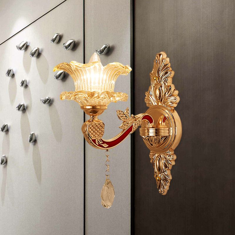 1 Bulb Flower/Sector Wall Mounted Lamp Traditional Clear Ribbed Glass Sconce Light with Gold Carved Arm
