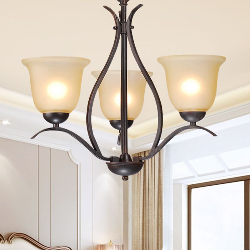 Chandelier de pendentif en cloche traditionnel 3/5/8 têtes en verre givré beige Lumière suspendue en noir pour le salon