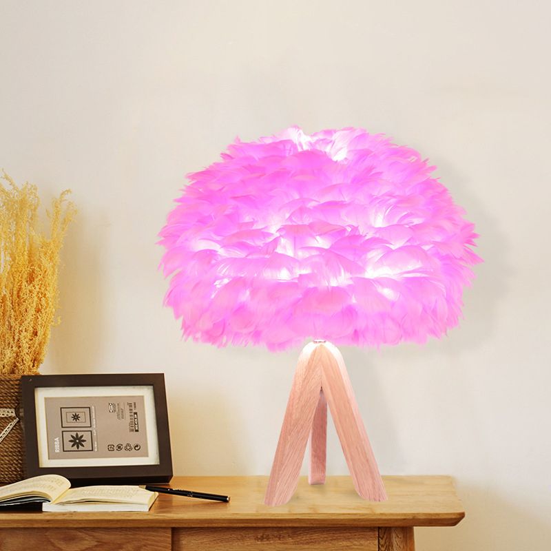 Éclairage de bureau de plume en tissu moderniste 1 lampe de table rose de bulbe avec base de trépied en bois