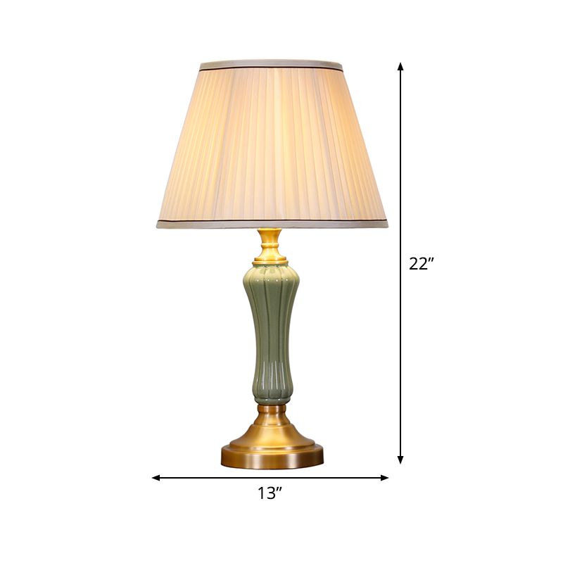 1 hoofd woonkamer tafel licht modern groen kleine bureaubricht met taps toelopende stofschaduw