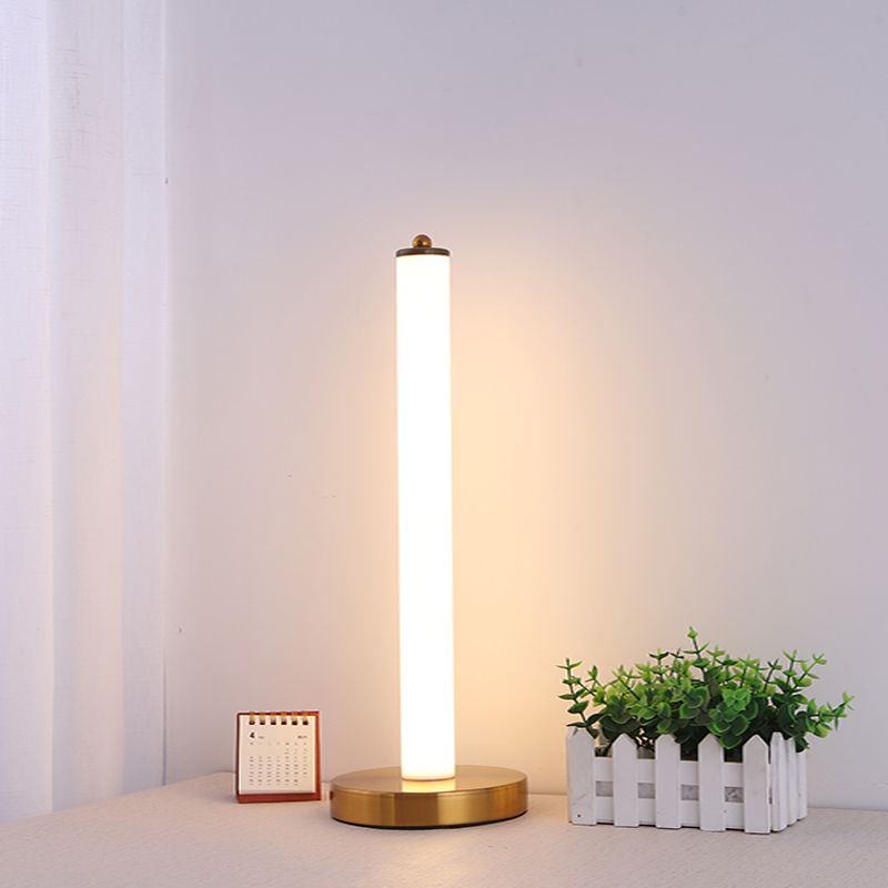 Luz de mesa de plástico en forma de poste Simplicidad Led Night Stand Light para dormitorio