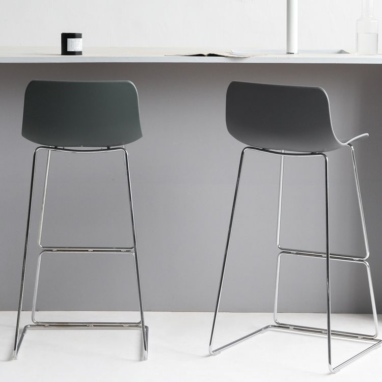 Contemporary Style Bar Stool Plastic Counter Bar Stool with Metal Legs for Home
