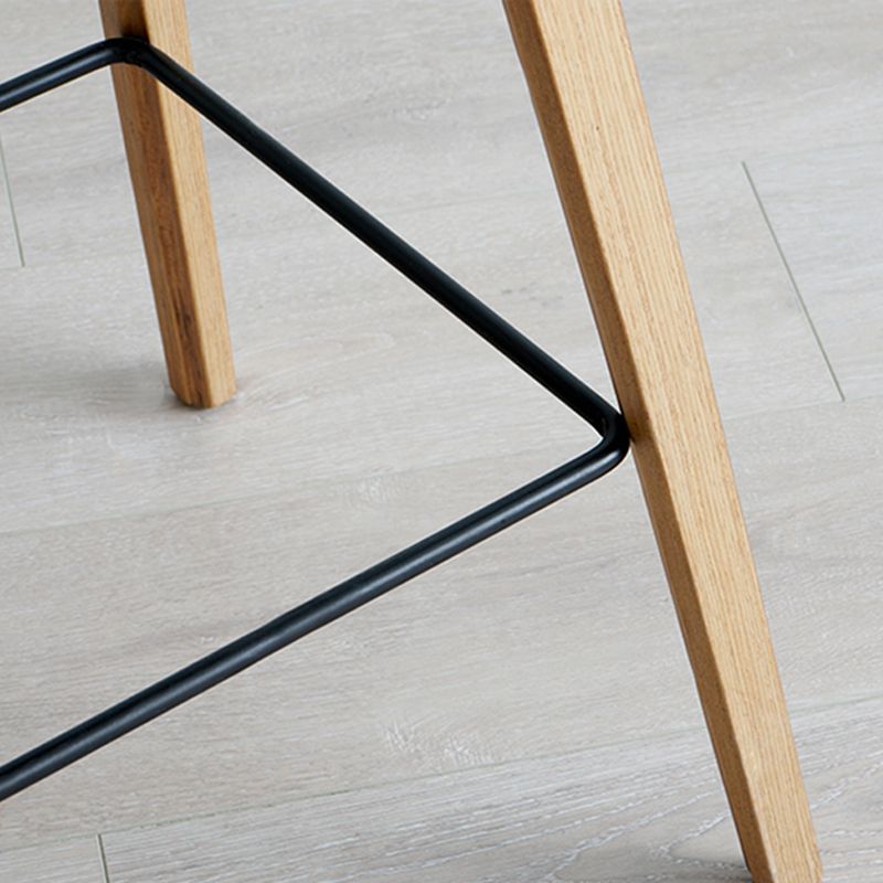 Zeitgenössischer Barhocker mit Eimer-Theke, armloser Barhocker aus Kunststoff mit Fußstütze
