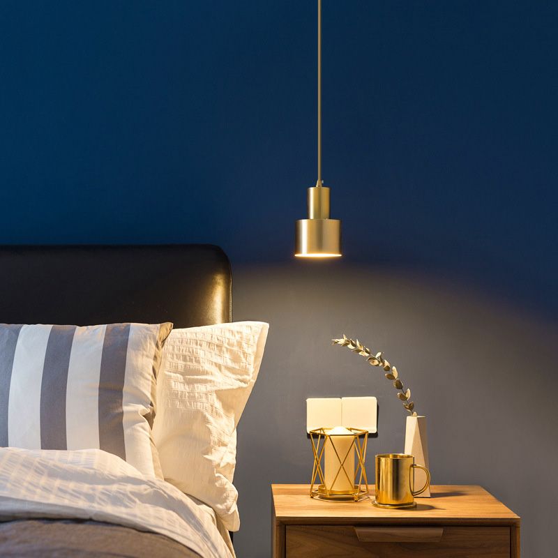 Lumière suspendue cylindrique postmoderne 1 Bulbes Pendant en métal en or pour le restaurant