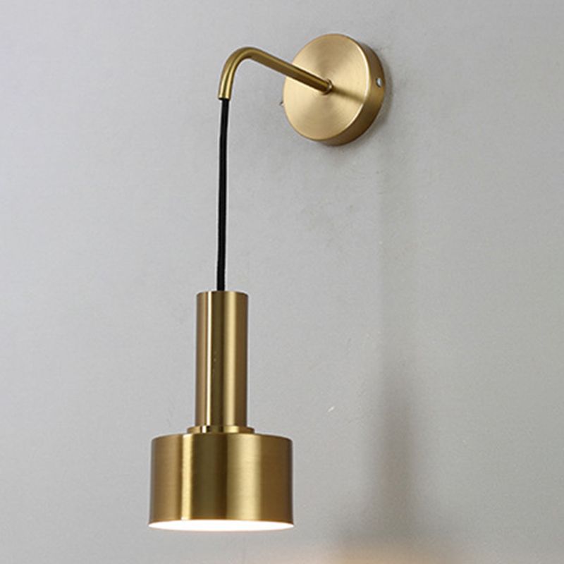 Modern Single Black/Golden Wall Mounted Sconce Metallic Wall Light for Bedroom