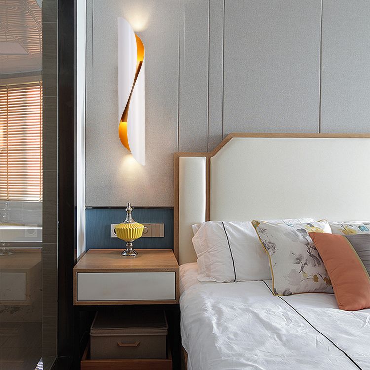 Curved Wall Lighting Fixtures Modern Style 2-Lights Metal Lighting Sconce for Restaurant