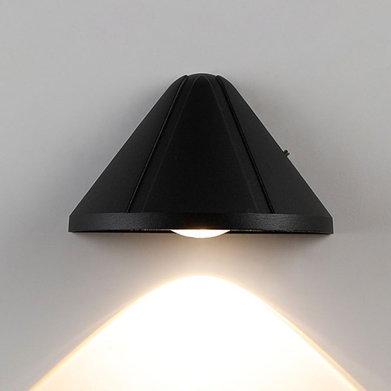 Cone Modern LED Wall Mount Aluminum Wall Light in Black / White