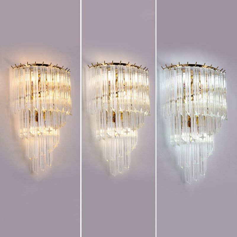 Goldene Staggerwandlampe im modernen künstlerischen Stil Elektroplat Eisenwandlicht mit Kristallschatten