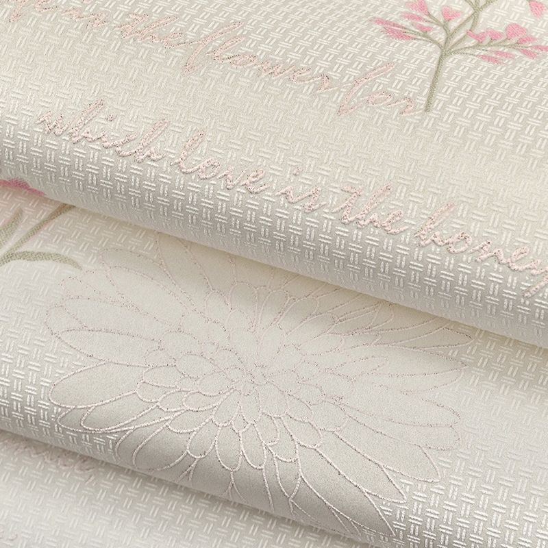 Non-Woven Fabric Wall Covering Blooming Flower Textured Wallpaper Roll in Soft Color