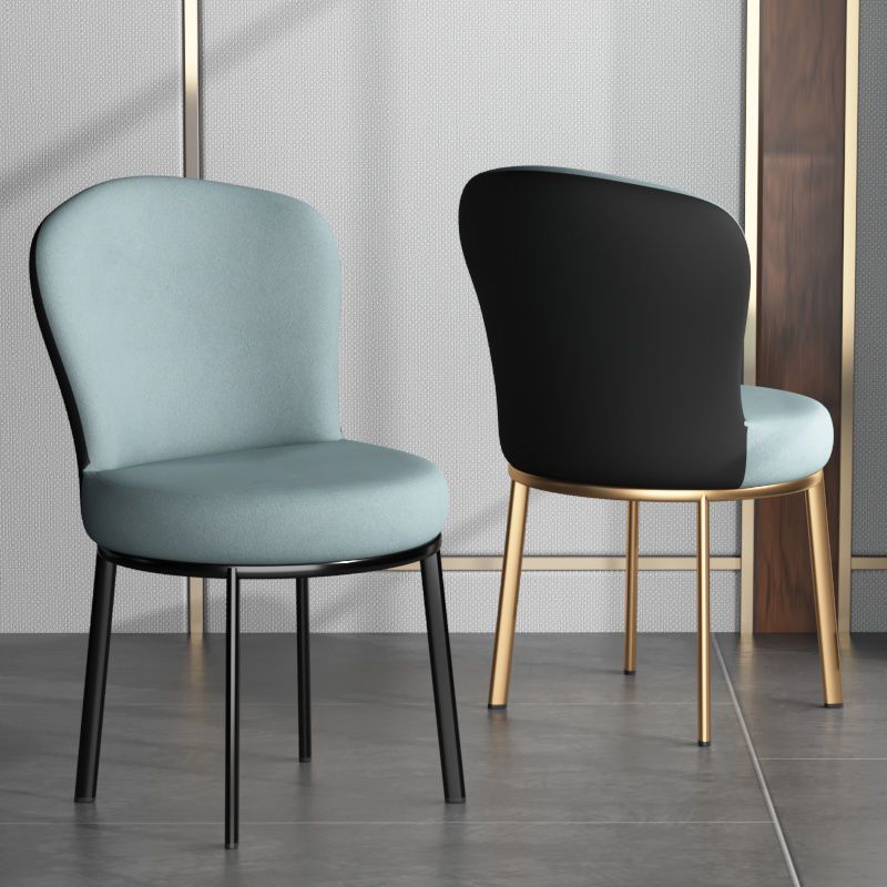 Chaises latérales rembourrées de style contemporain, chaise sans accoudoirs à dossier solide pour un usage domestique