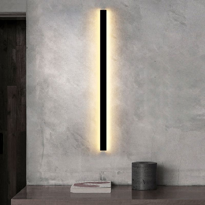 Linear Shape Metal Wall Light Modern Style 1 Light Wall Mounted Light in Black