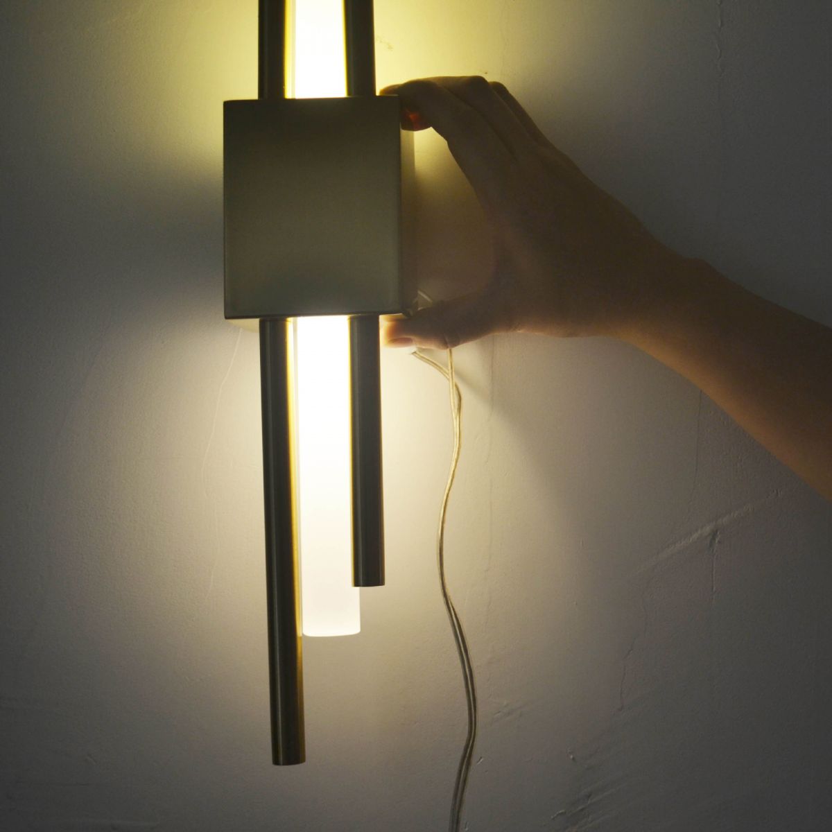 19.5" H Post-modern Style Wall Mount Lamp Minimalism Metal Lines Design Sconce Lights for Hallway Aisle