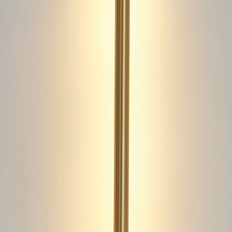 Nordic Gold Wall Light Straight Shape LED Wall Sconce with Brass for Living Room