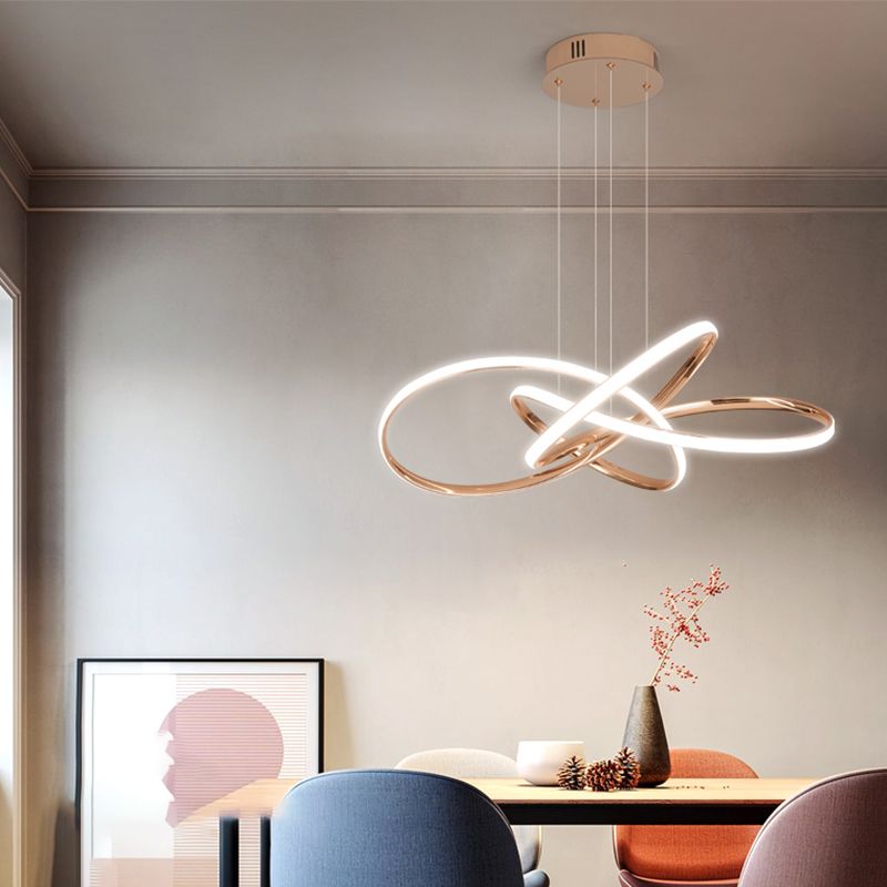 Simplicidad Elegante lámpara colgante LED Candelera colgante de torsión con sombra acrílica