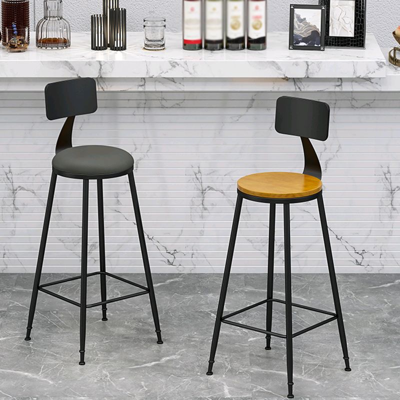 Moderner, armloser Thekenhocker mit Rückenlehne, Eisen, Wohnzimmer-Barhocker mit Pedal, 1 Stück