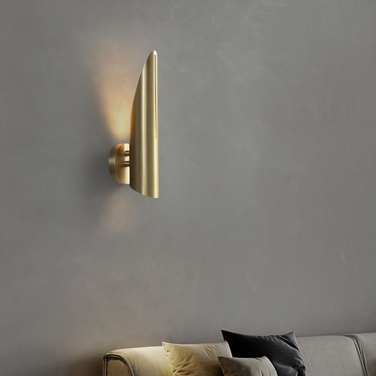 Shaded Metal Sconce Light Fixture Contemporary Wall Mounted Light Fixture for Bedroom