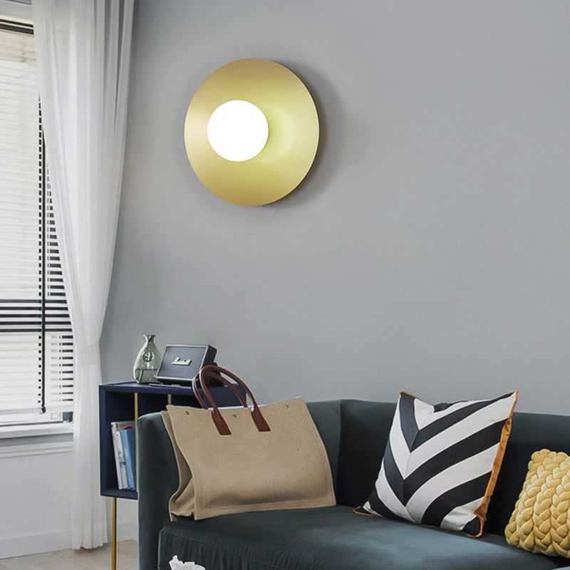 Luz de la pared dorada de la pared de metal de una cabeza posmoderna para sala de estar para sala de estar