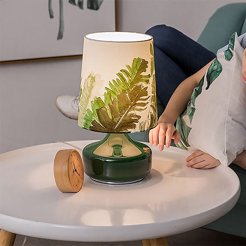 Nordic Barrel Night lampe Tabillard Single Hier-Chadom Table Light With Feuilles Modèles en vert