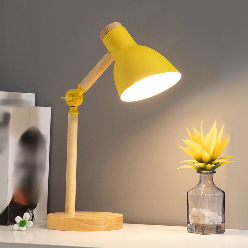 Lampada da tavolo notturna conica moderna in stile metallo a 1 luce