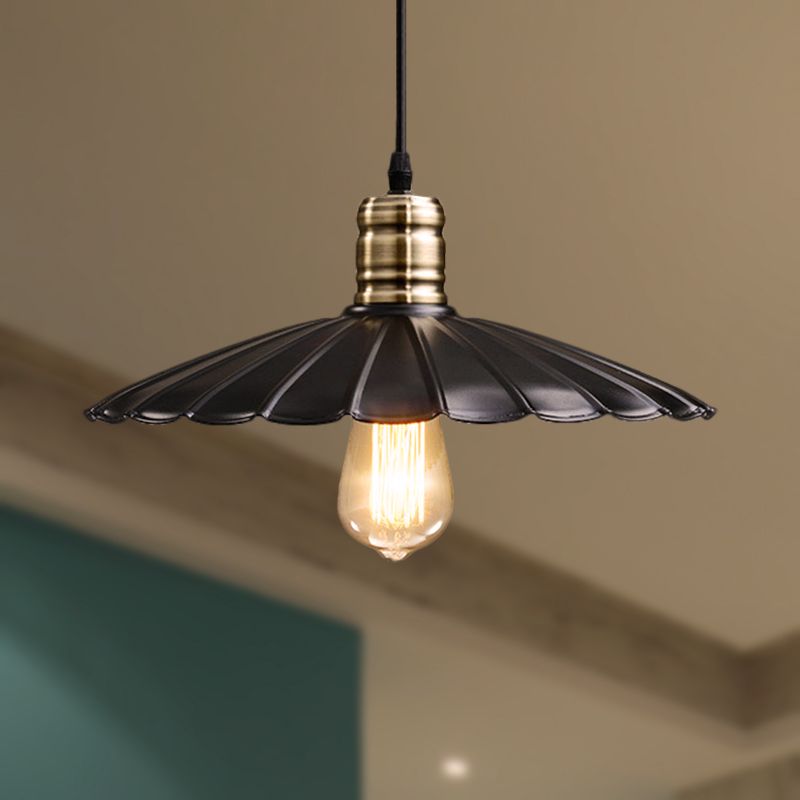 10"/12" Wide Scalloped Iron Ceiling Hanging Light Vintage 1 Light Pendant Light Fixture with Adjustable Cord in Black/White