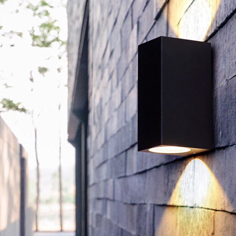 Modernism Wall Sconce Black Outdoor Sconce Light Fixture for Courtyard