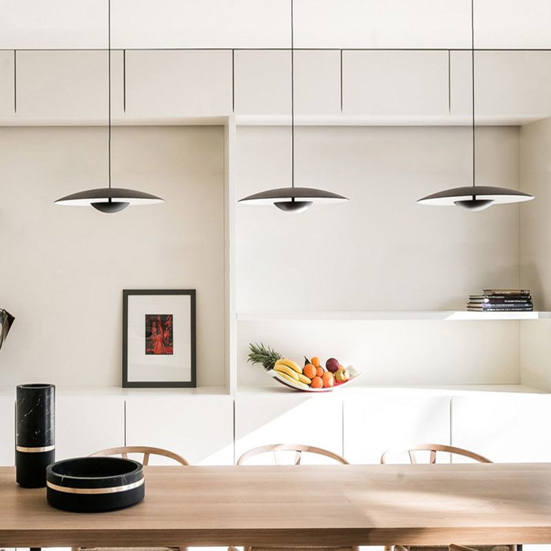 Schwarz UFO-Form Minimalismus-Stil LED Hängende hängende leichte postmoderne Metallbeleuchtung für Wohnzimmer