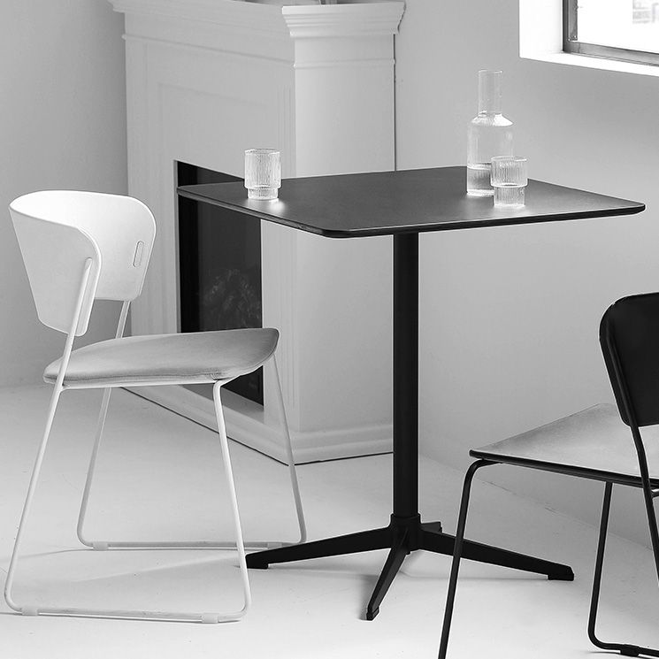 Industrial Wood Dining Table Pedestal Dining Table with Metal Base for Home Use
