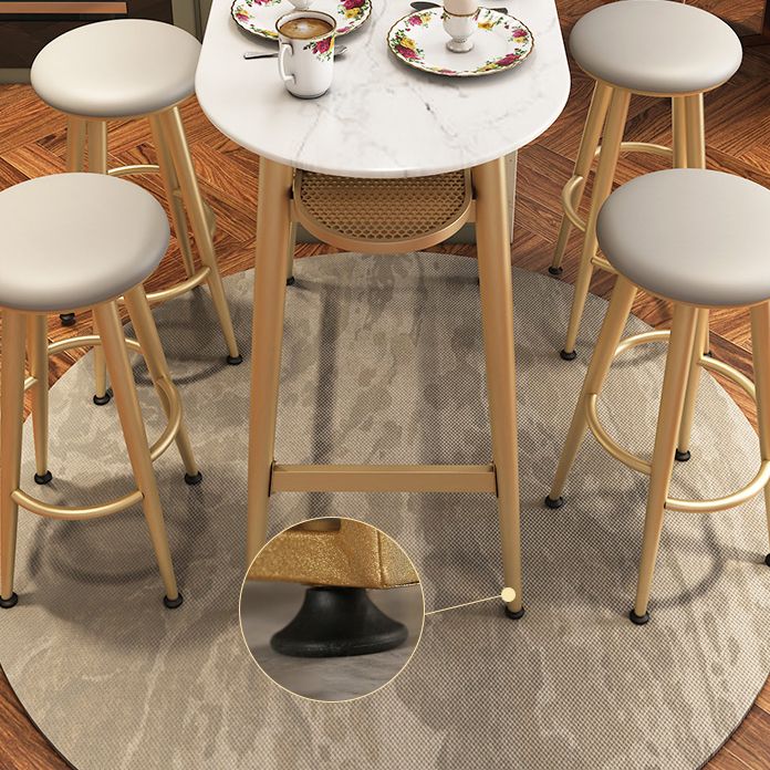 Stone Indoor Glam Bar Mesa de comedor Iron Table de bistro de cuatro piernas con reposapiés