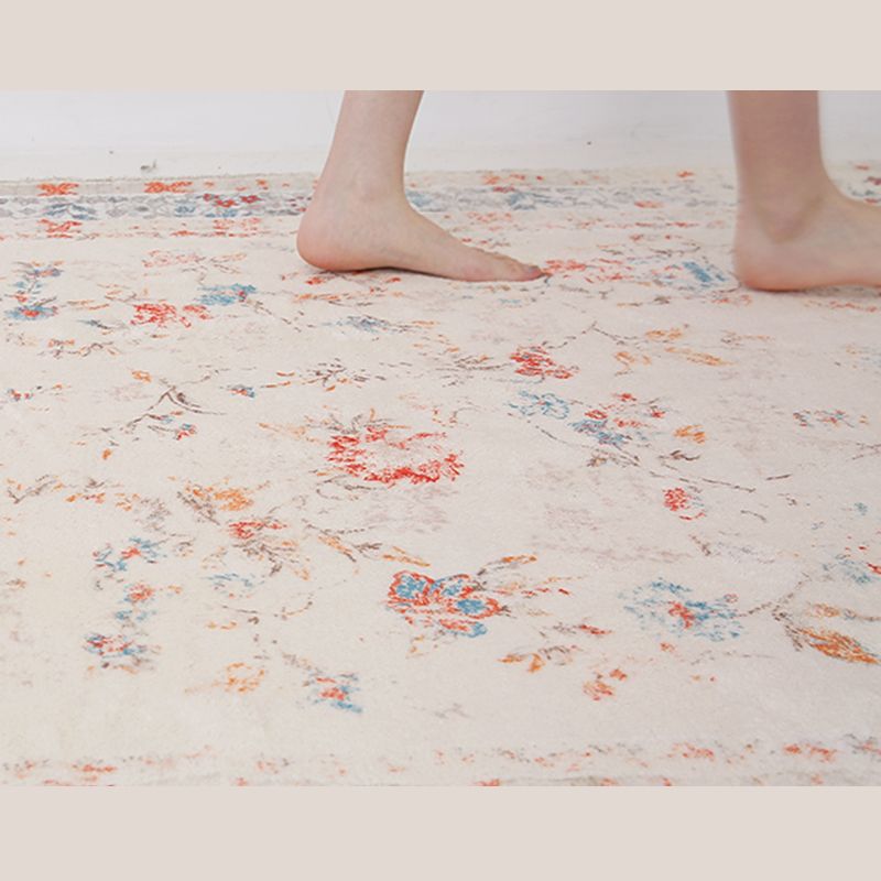 Whitewashed Victoria Area Rug Floral Print Carpet Polypropylene Easy Care Rug for Home Decoration