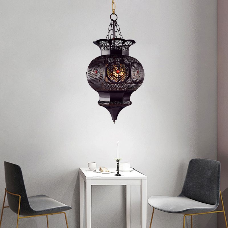 Illuminazione nera a 3 tetti lampada da soffitto vaso in metallo arabo con motivo cavo per camera da letto