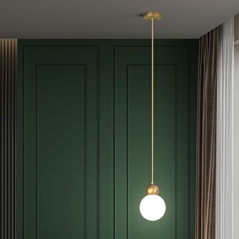 Gouden afwerking Balophanging Lichtarmatuur eenvoud 1 Licht melkglas hanger voor slaapkamer