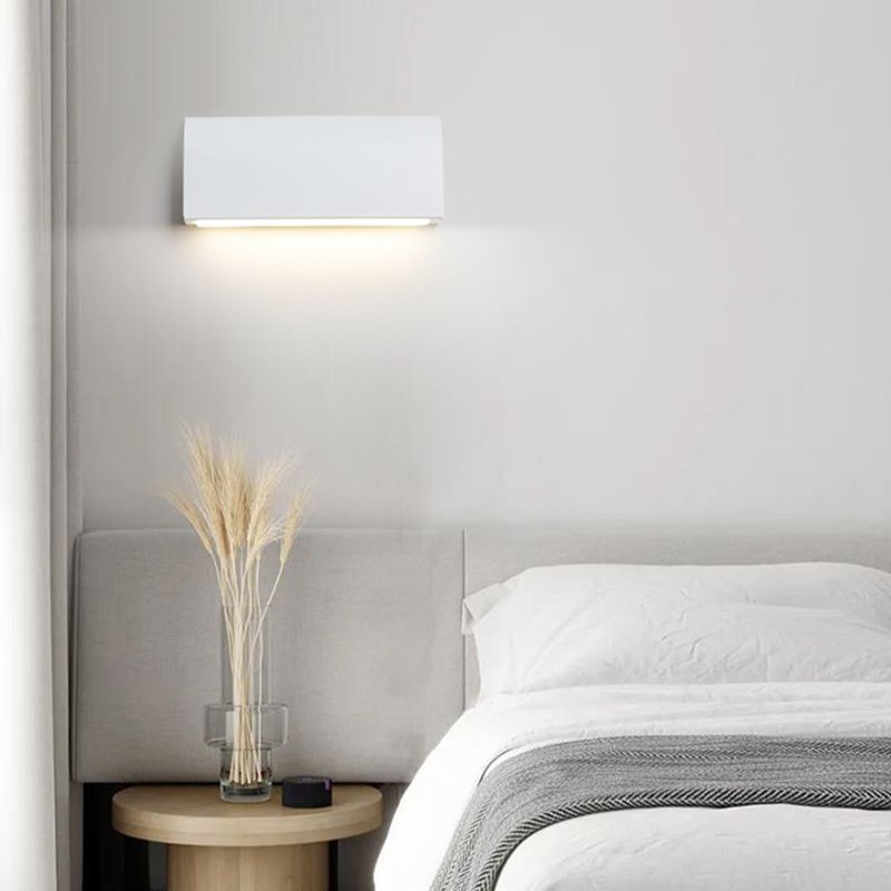 Single Modern Black/White Wall Mounted Sconce Metal LED Wall Light