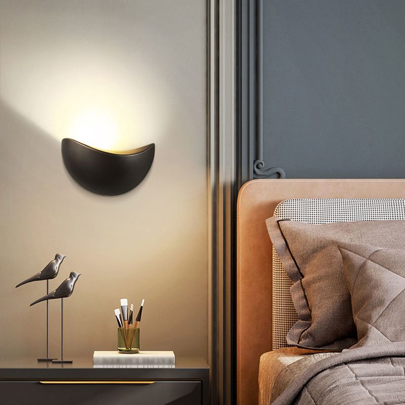 Modern Style Waveform Shape Wall Sconce Metal 1 Light Sconces for Outdoor