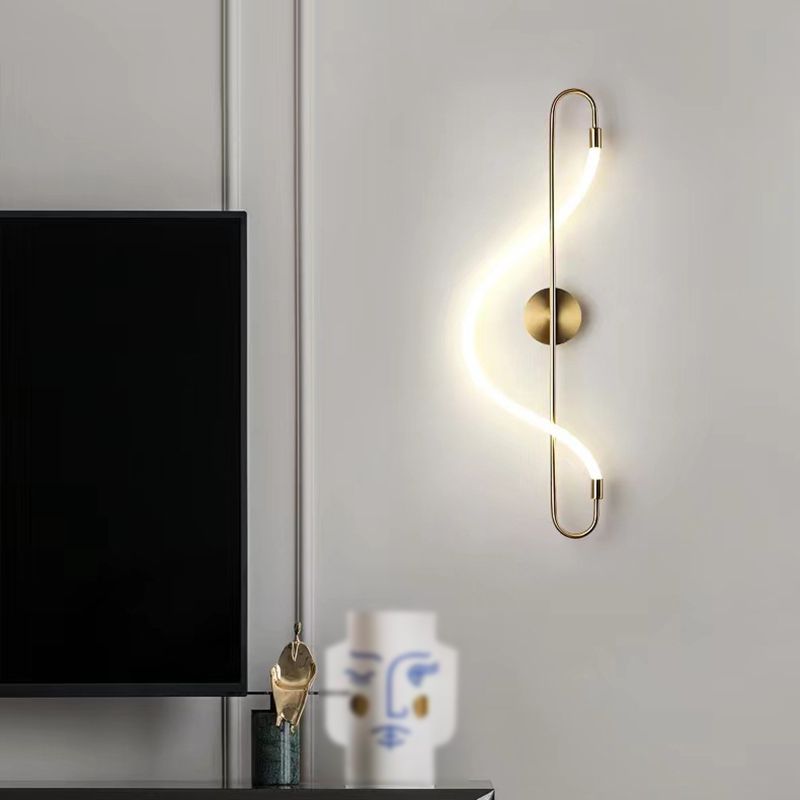 Linear Shape Metal Wall Light Modern Style 1-Light Wall Mount Lighting in Gold