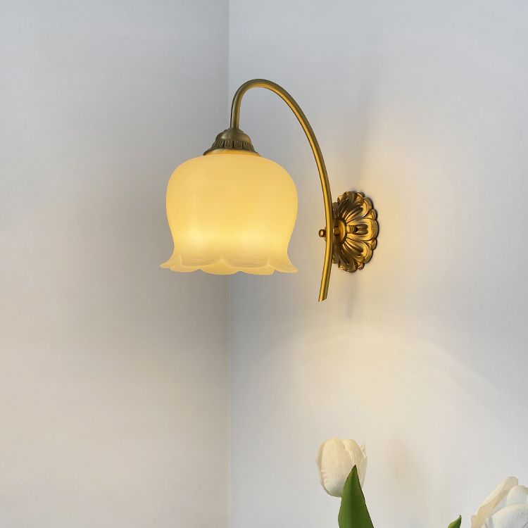 Brass Vanity Lighting Modern Flower Wall Light Fixture for Bathroom
