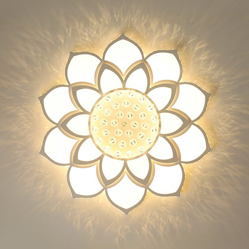 Minimalist Floral Flush Plafond Licht Acryl Slaapkamer LED Flush Mounted Armatuur met Clear Crystal Accenten