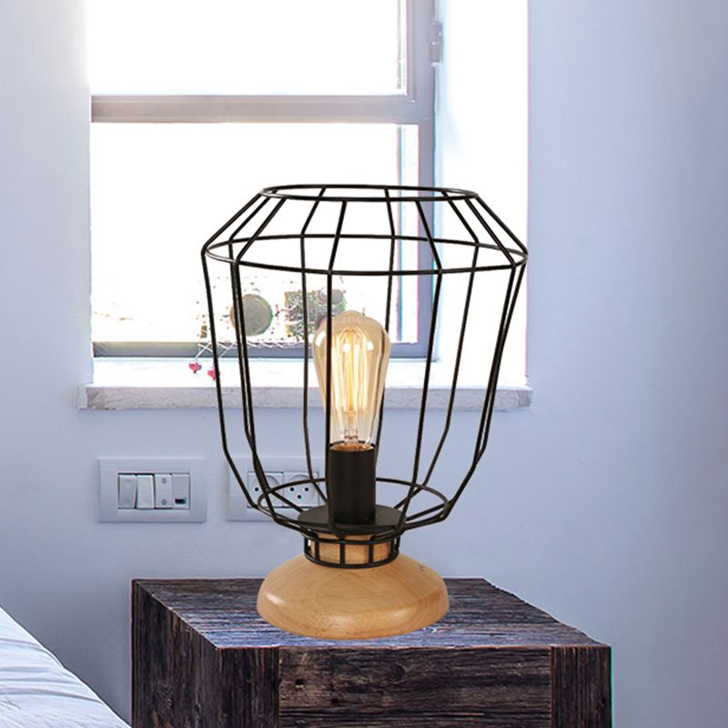 1 lampe de table de bulbe industrielle élégante poire / barillet ombre en métal et lampe à tâche en bois avec garde de fil en noir pour chambre à coucher