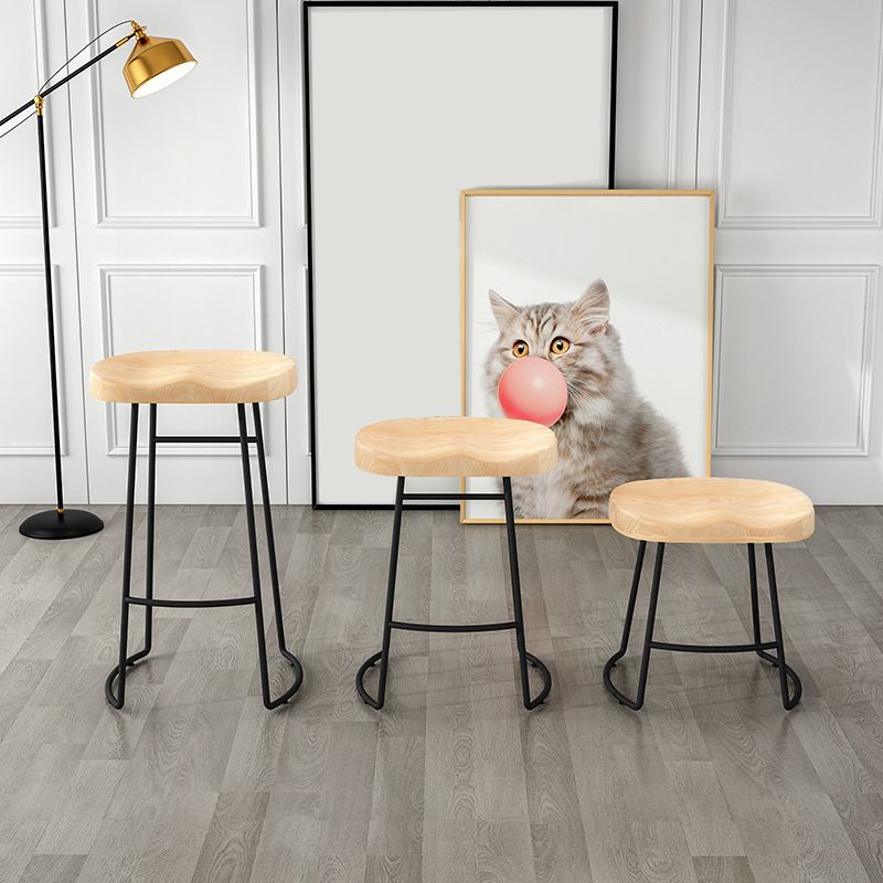 Modern Armless Backless Counter Stool Pine Wood Bar Stool with Pedal for Cafe