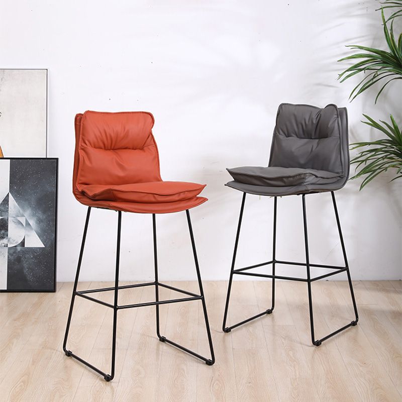 Modern Faux Leather Counter Stool Bar-height Bar Stool with Black Frame