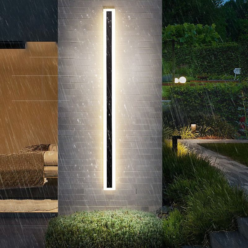 Linear Wall Lighting Simplicity Metal 1 Light Wall Sconce in Black