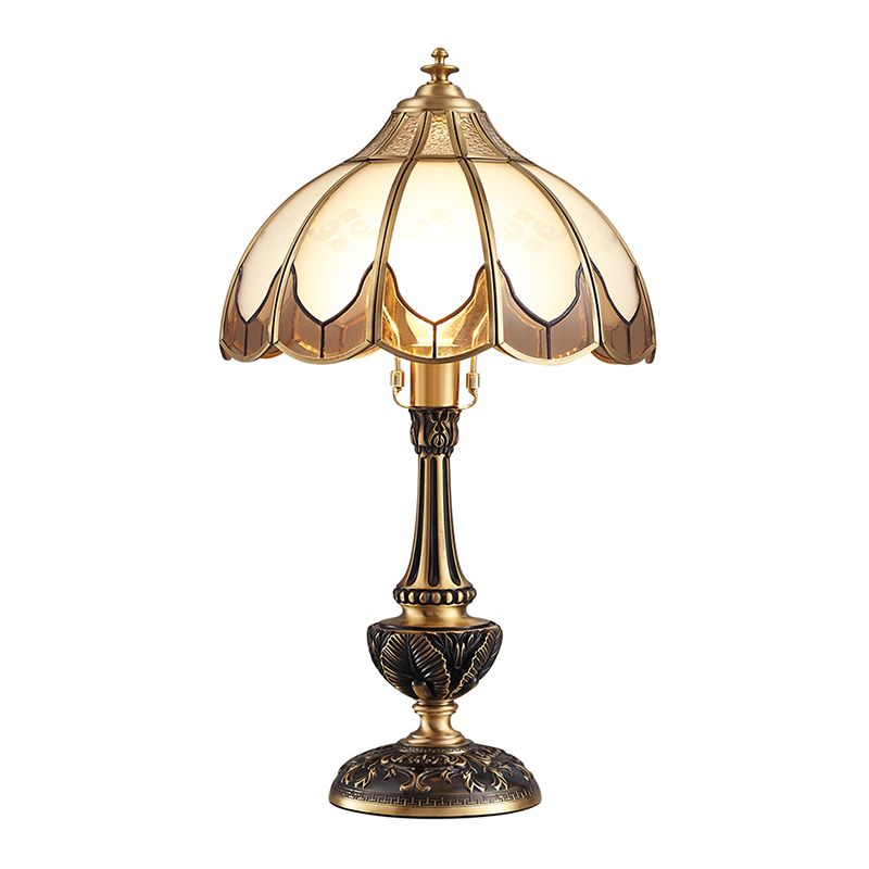 Bronze 1-Kopf-Nachttisch leichte traditionelle gefrorene Glasschallopierte Tischlampe für Schlafzimmer