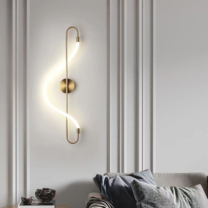 Linear Shape Metal Wall Light Modern Style 1-Light Wall Mount Lighting in Gold