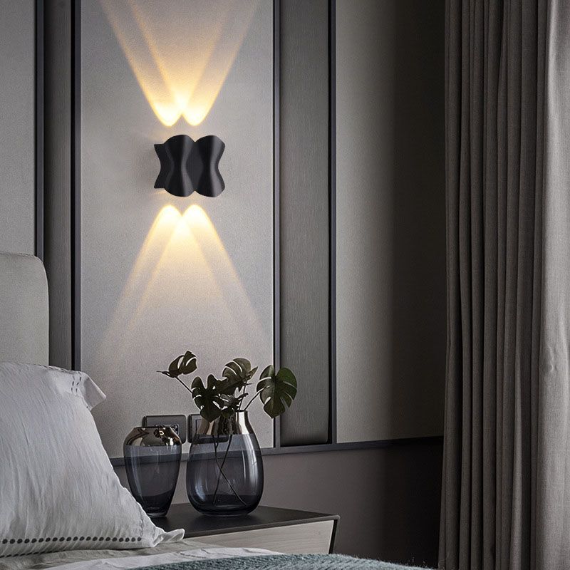 Zwarte geometrische LED -wandlamp in moderne beknopte aluminium outdoor waterdichte wandwandeling