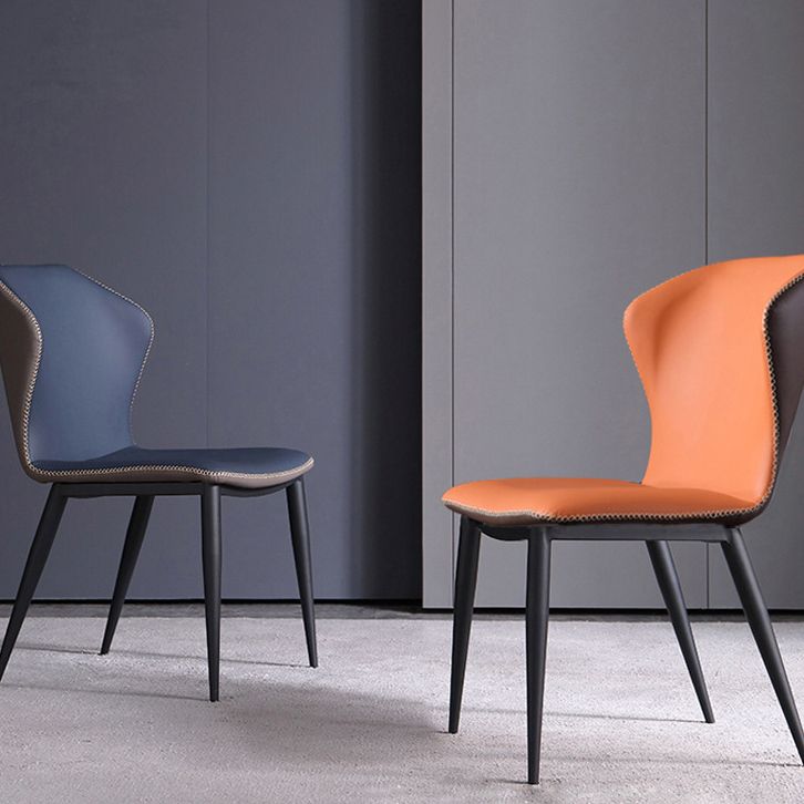 Sillas laterales sin brazos de comedor de cuero con respaldo de estilo industrial (juego de 4)