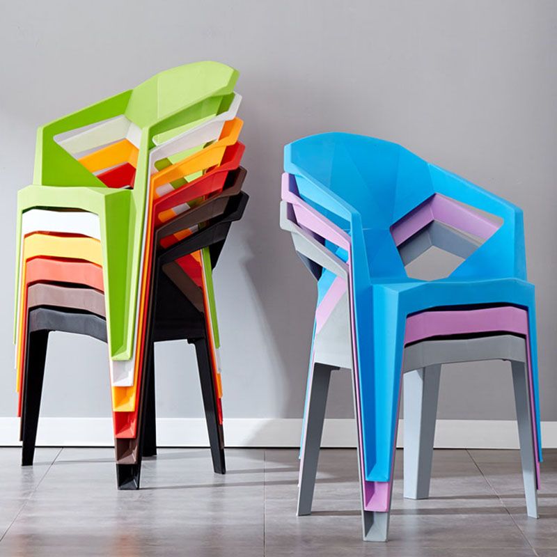 Chaises de salle à manger de style contemporain Chaises d'appoint avec accoudoirs en plastique pour cuisine (Ensemble de 4)
