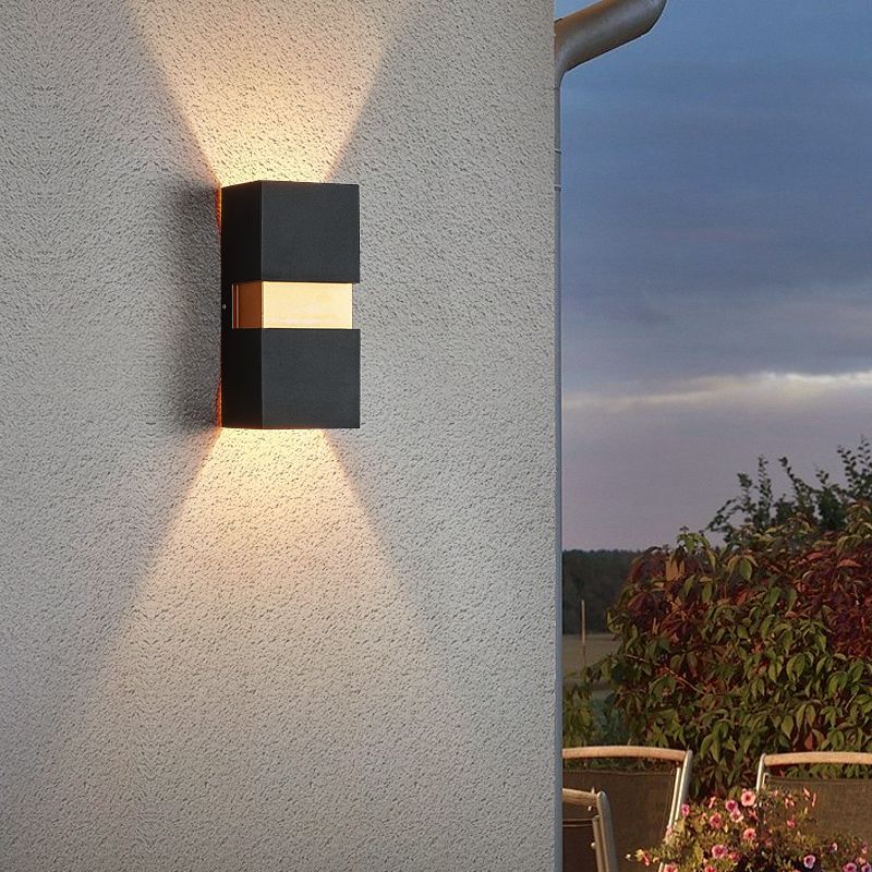 Luz de pared de aluminio de estilo moderno Cuboid 2 luces LED Pared Splock para al aire libre