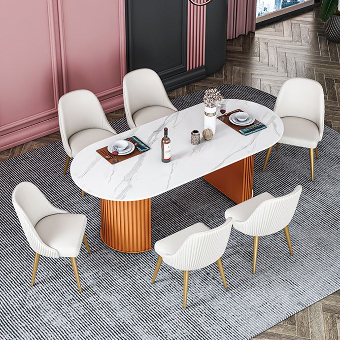 Ovaal gesinterde stenen eettafel moderne tafel in wit met metalen dubbele voetstukbasis